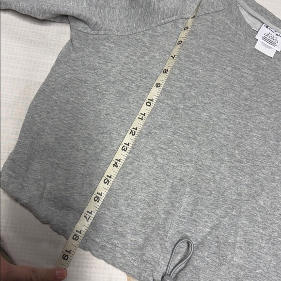 Champion Heather Gray Women's Cropped sweatshirt size small - Picture 8 of 8